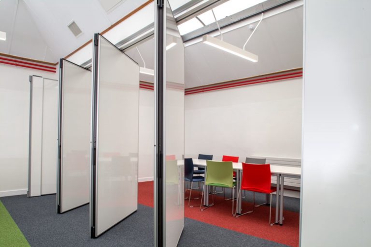 folding partition walls for office