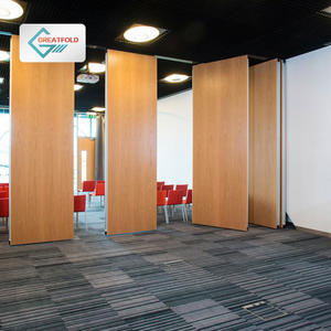 Movable office partitions make the space of the meeting room more efficient.